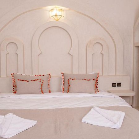 Riad Chebbi メルズーガ エクステリア 写真