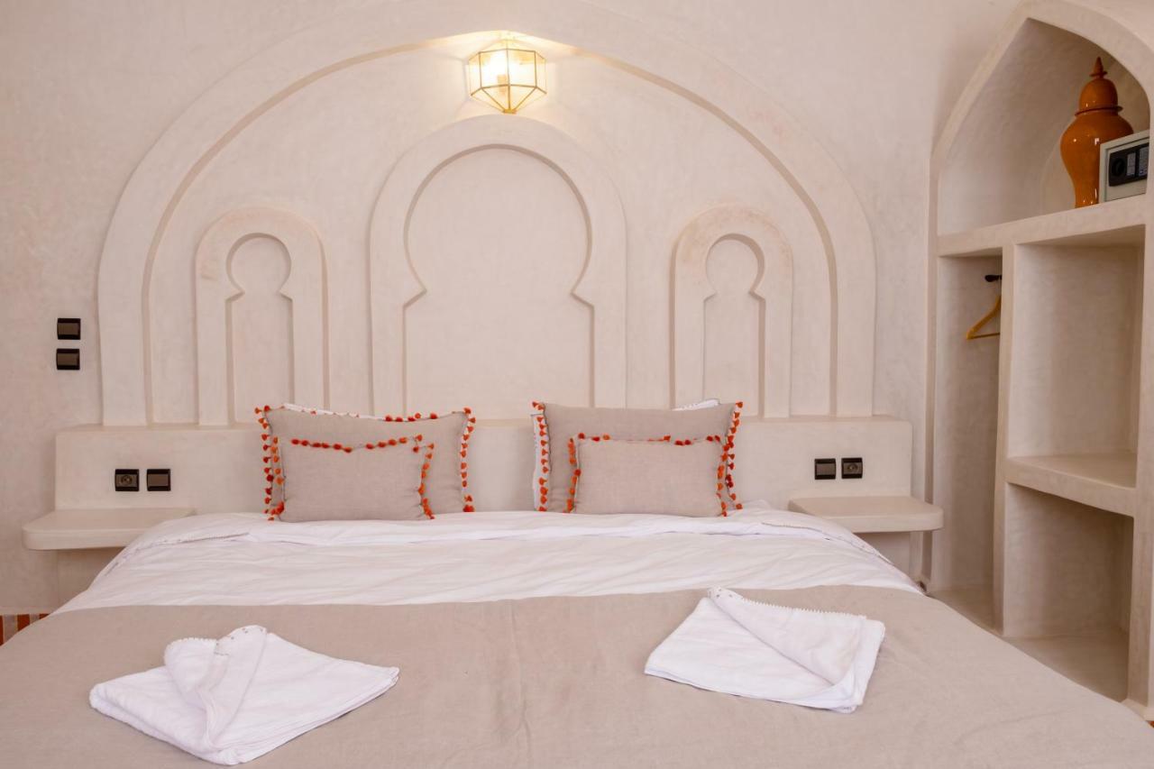 Riad Chebbi メルズーガ エクステリア 写真
