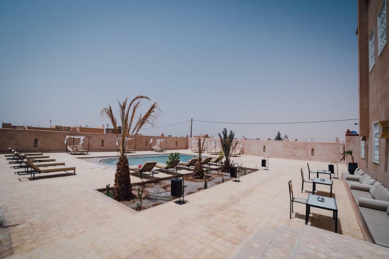 Riad Chebbi メルズーガ エクステリア 写真