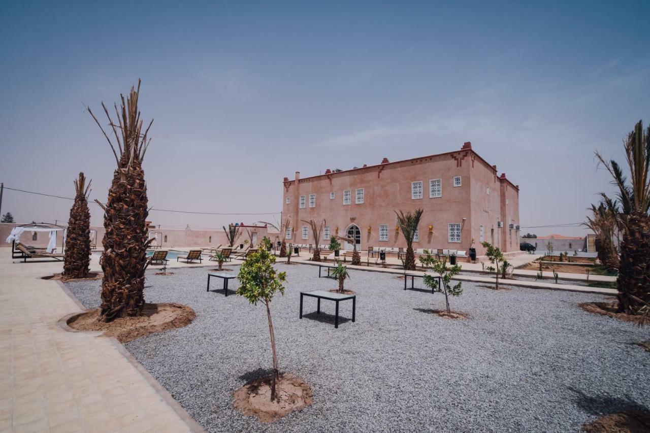 Riad Chebbi メルズーガ エクステリア 写真