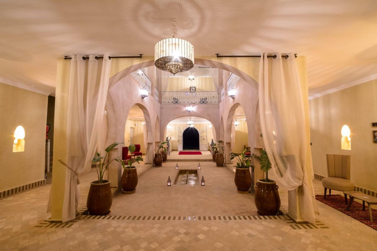 Riad Chebbi メルズーガ エクステリア 写真
