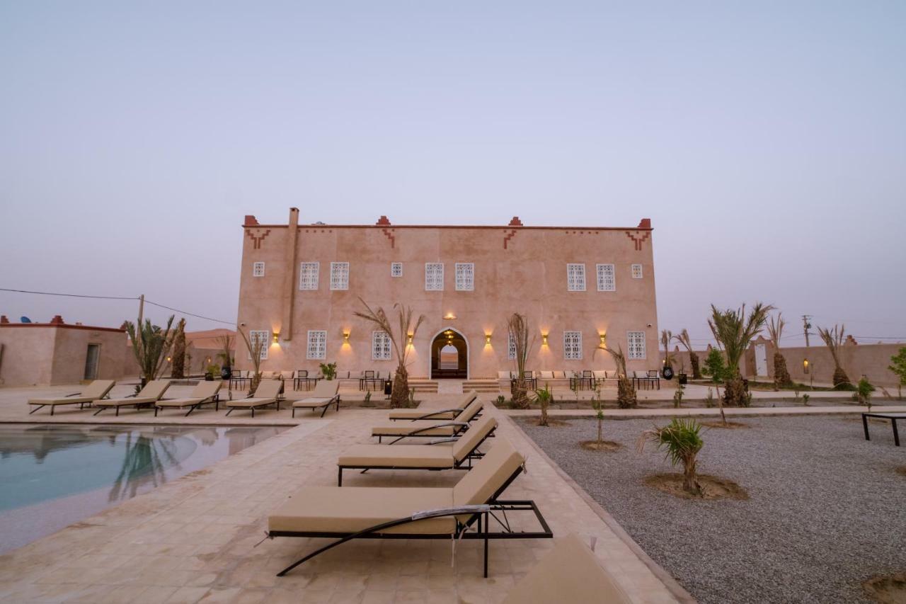 Riad Chebbi メルズーガ エクステリア 写真